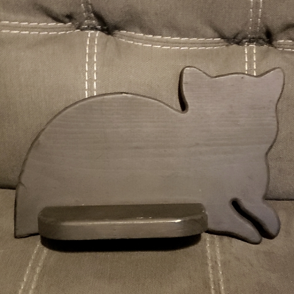 Black cat shelf